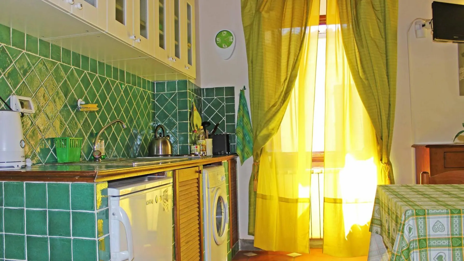 Max Studios Floransa Konukevi